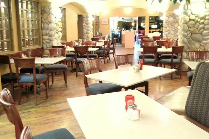 Nisku Inn & Conference Edmonton Airport Hotel